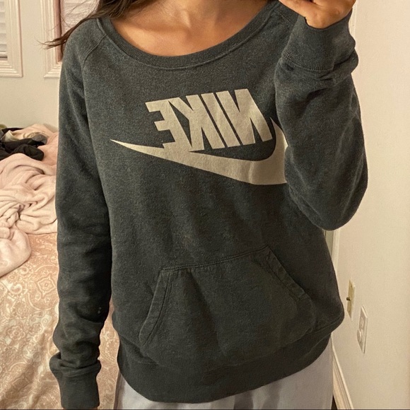 Nike Vintage Grey Crewneck Sweatshirt - Picture 6 of 8